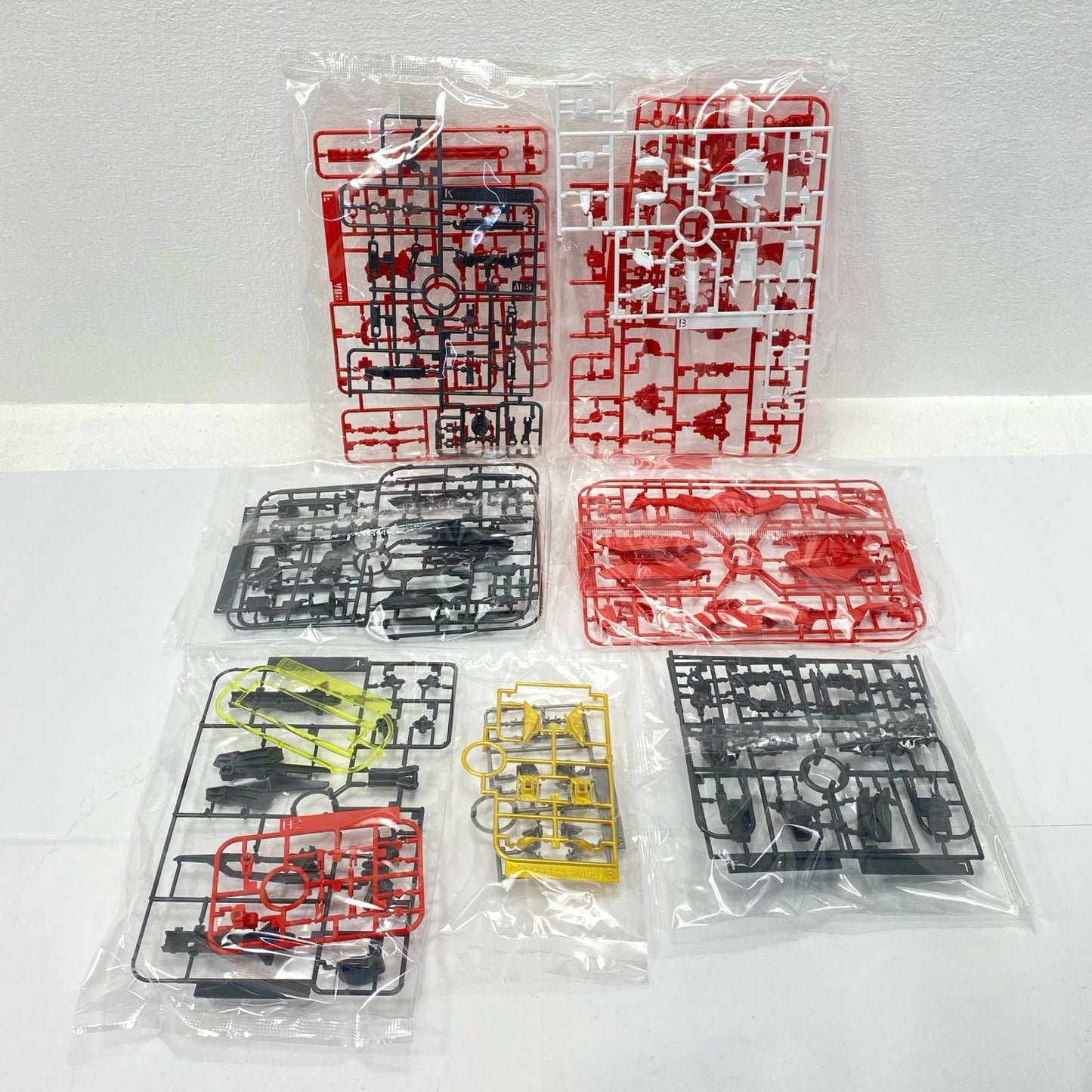 プラモデル 1/100MGMBF-P02KAIガンダムアストレイレッドフレーム改「機動戦士ガンダムSEEDVSASTRAY」[5061607] MBF-P02KAIガンダムアストレイレッドフレーム改 MG 5061607【加古川物流】