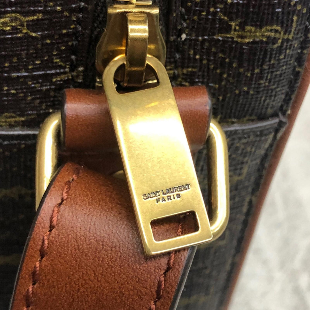 SAINT LAURENT | サンローラン カメラバッグ “ル・モノグラム ショルダーバッグ ARS669957・0522【瀬戸大橋店】