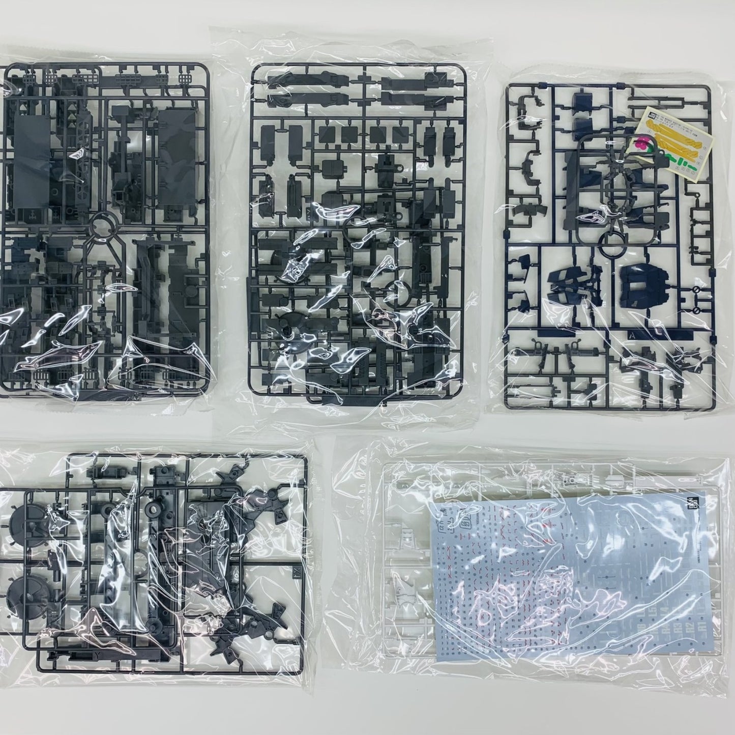 プラモデル 1/100MGEXRX-0ユニコーンガンダムVer.Ka「機動戦士ガンダムUC」[5060277] EXRX-0 ユニコーンガンダム Ver.Ka MG 5060277【加古川物流】