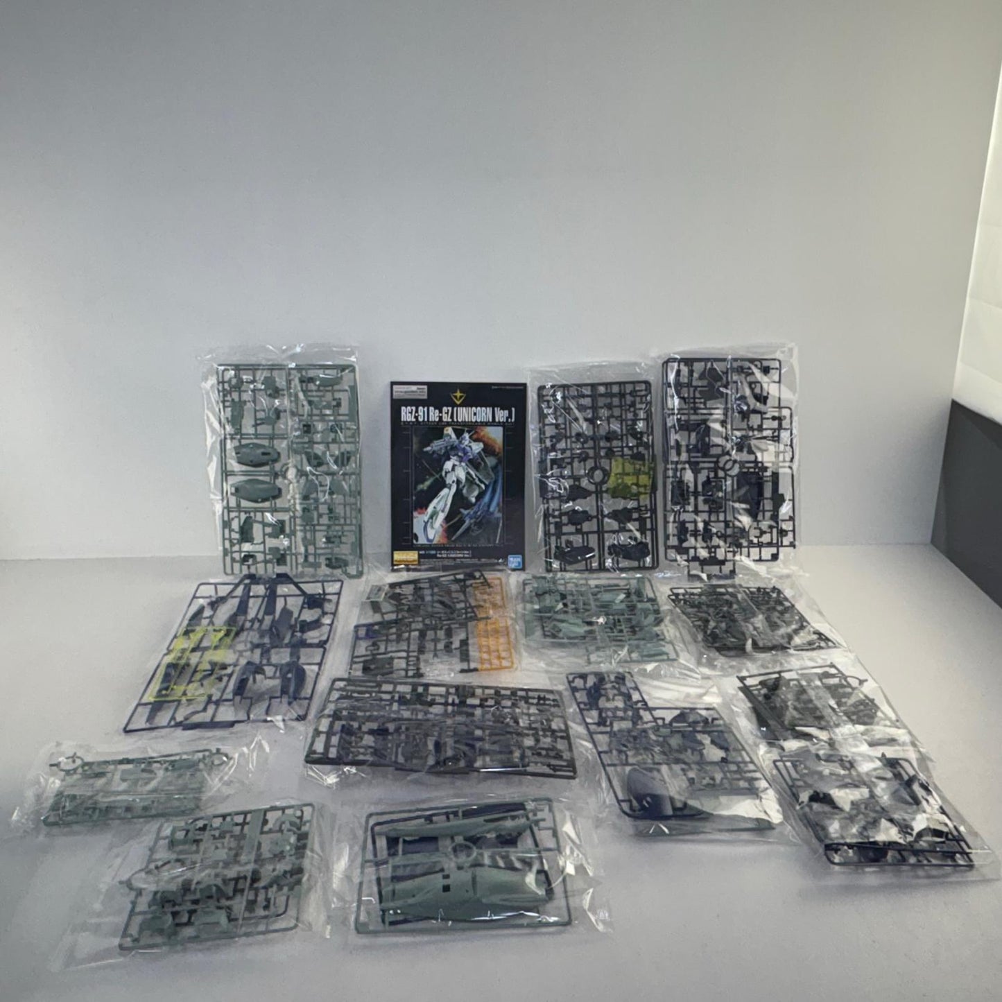 プラモデル 1/100MGRGZ-91リ・ガズィ(ユニコーンVer.)「機動戦士ガンダムUC」プレミアムバンダイ限定[5059056] RGZ-91リ・ガズィ MG プレミアムバンダイ限定 5059056【加古川物流】