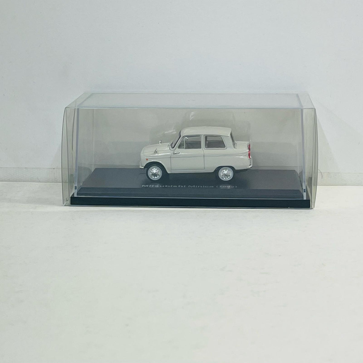 おもちゃ・玩具 1/43 Mitsubishi Minica 1962 (ホワイト) 「国産名車コレクション」 第19号付録 Mitsubishi Minica 1962 1/43スケール【加古川物流】