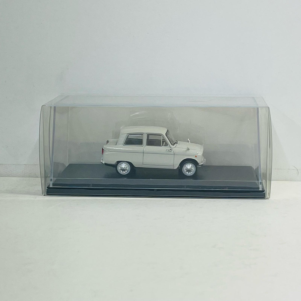 おもちゃ・玩具 1/43 Mitsubishi Minica 1962 (ホワイト) 「国産名車コレクション」 第19号付録 Mitsubishi Minica 1962 1/43スケール【加古川物流】
