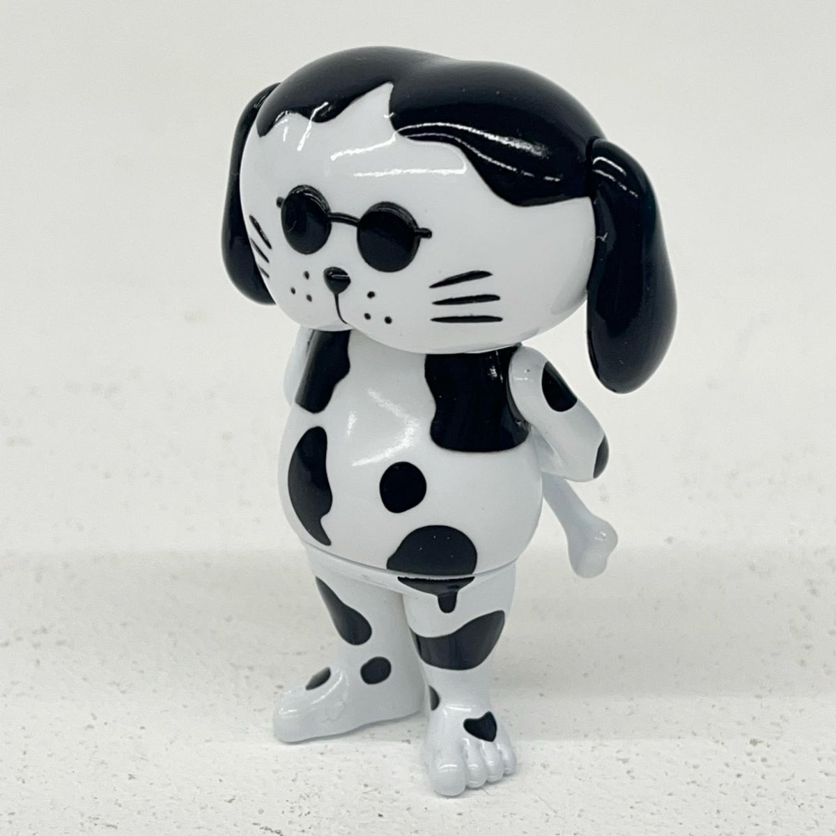 フィギュア MONA (ホワイト/黒)「POCKET CREATURES HOW2WORK headlockstudio Weird Collections」 MONA (ホワイト/黒) POCKET CREATURES HOW2WORK headlockstudio Weird Collections【フィギュア】【加古川物流】