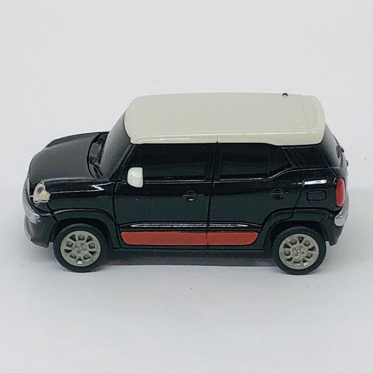 おもちゃ・玩具 SUZUKI XBEE(スーパーブラックパール3トーン) プルバックカー 非売品 SUZUKI XBEE【加古川物流】