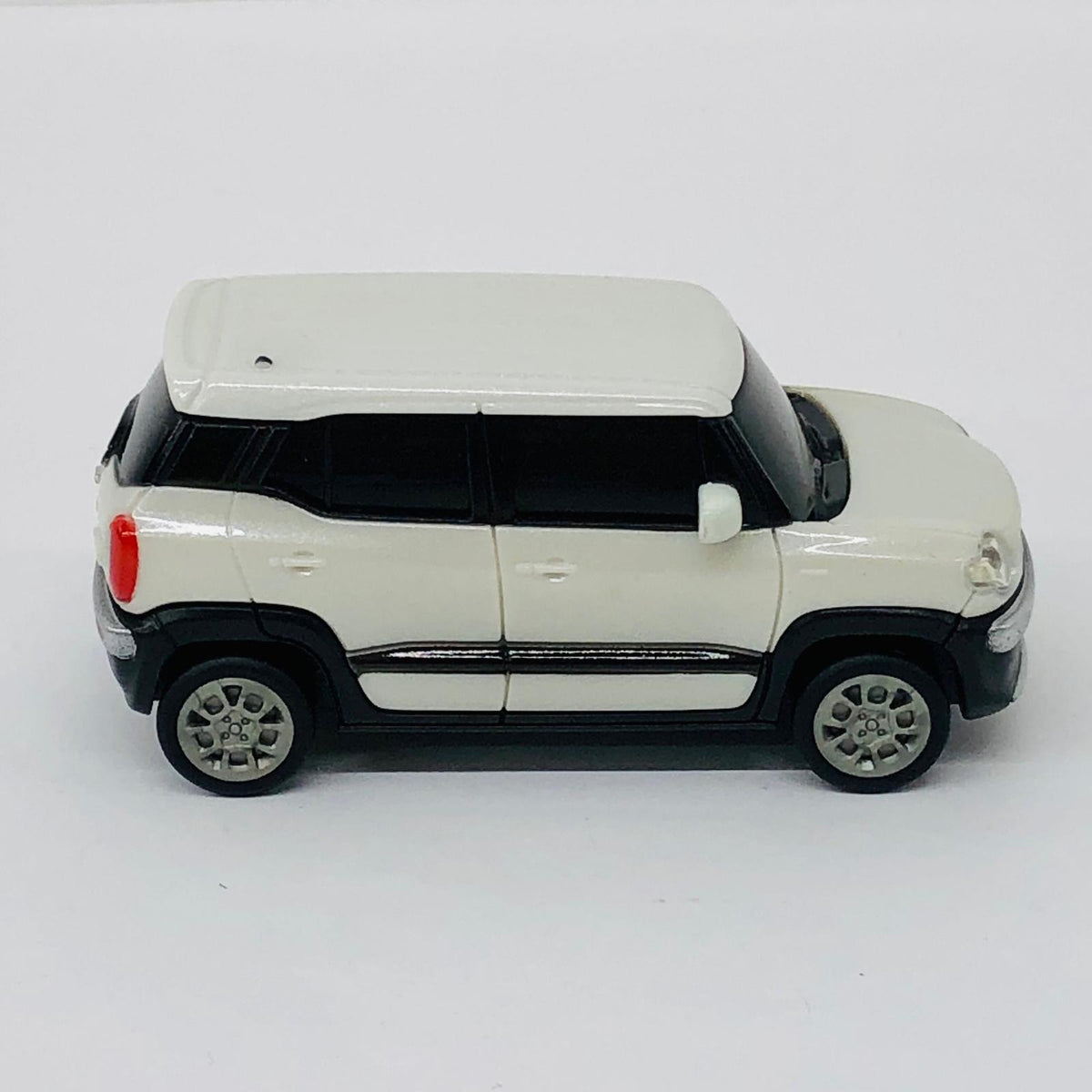 おもちゃ・玩具 SUZUKI XBEE(ホワイト) プルバックカー 非売品 SUZUKI XBEE【加古川物流】