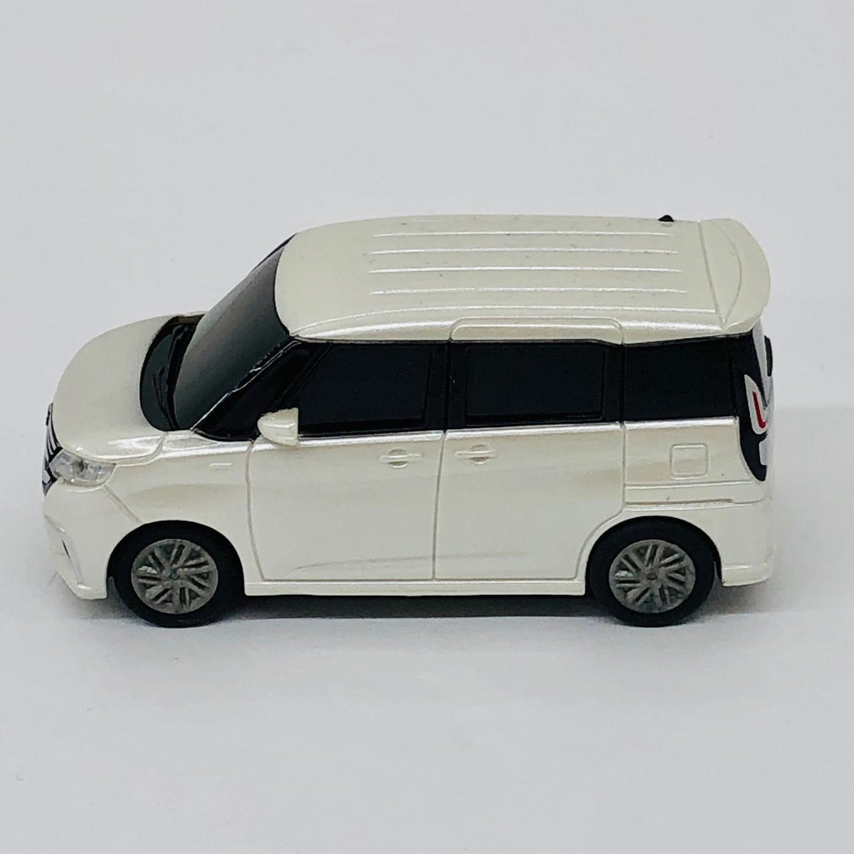 おもちゃ・玩具 スズキ ソリオ(パールホワイト) プルバックカー 非売品 スズキ ソリオ【加古川物流】
