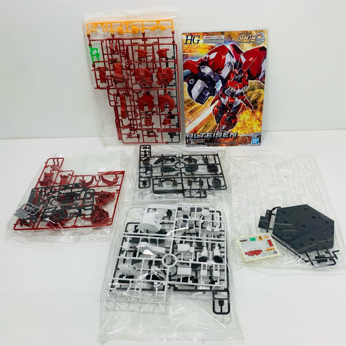 プラモデル HGアルトアイゼン「スーパーロボット大戦OG」[5061983] アルトアイゼン 5061983【加古川物流】