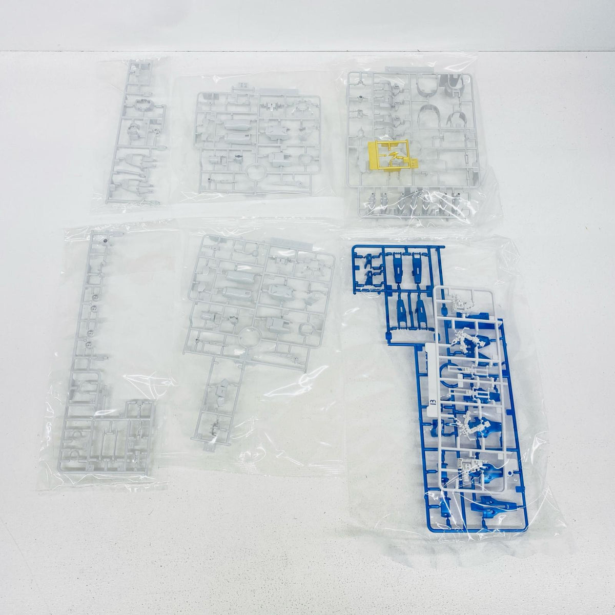 プラモデル 1/144RGOZ-00MS2BトールギスIIIチタニウムフィニッシュ「新機動戦記ガンダムWEndlessWaltz」プレミアムバンダイ限定[5061803] OZ-00MS2BトールギスIIIチタニウムフィニッシュ RG プレミアムバンダイ限定 5061803【加古川物流】
