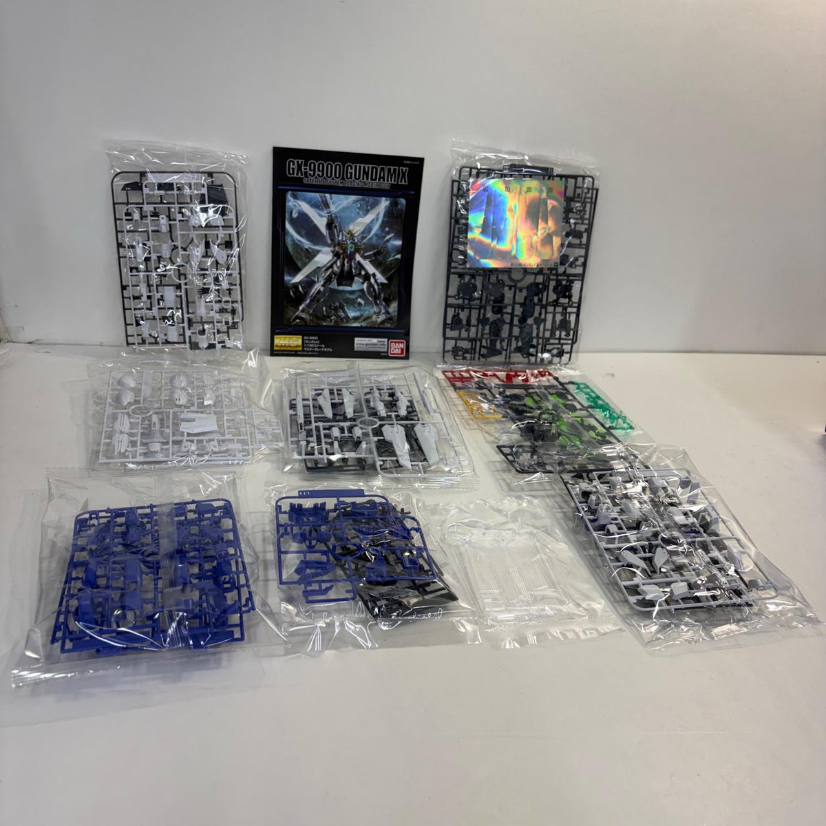 プラモデル 1/100MGGX-9900ガンダムX3号機「機動新世紀ガンダムX」プレミアムバンダイ限定[5073694] GX-9900 ガンダムX 3号機 MG プレミアムバンダイ限定 5073694【加古川物流】