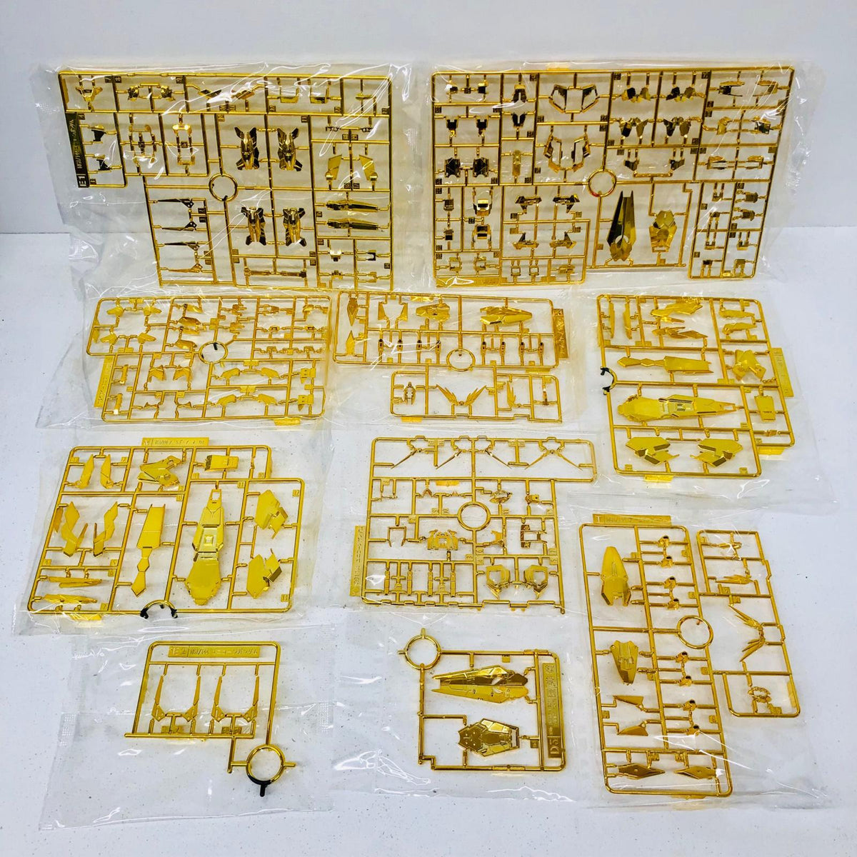 プラモデル 1/144RGRX-0ユニコーンガンダム3号機フェネクス(ナラティブVer.)「機動戦士ガンダムNT」プレミアムバンダイ限定[5059130] RX-0ユニコーンガンダム3号機フェネクス RG プレミアムバンダイ限定 5059130【加古川物流】