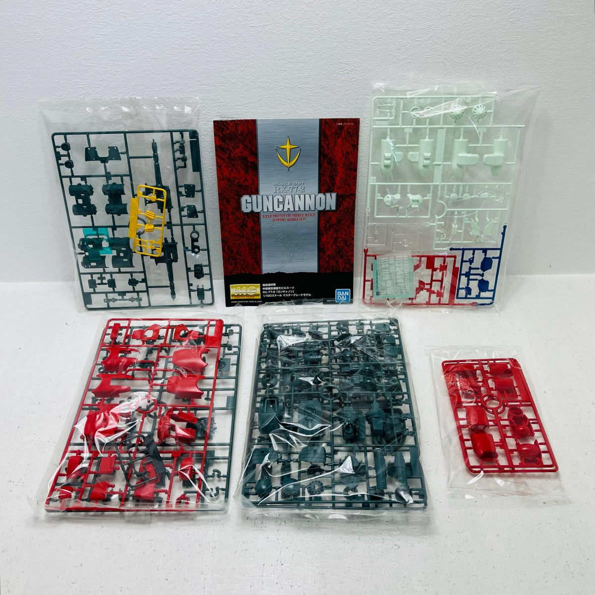 プラモデル 1/100MGRX-77-2ガンキャノン「機動戦士ガンダム」[5063570] RX-77-2ガンキャノン MG 5063570【加古川物流】