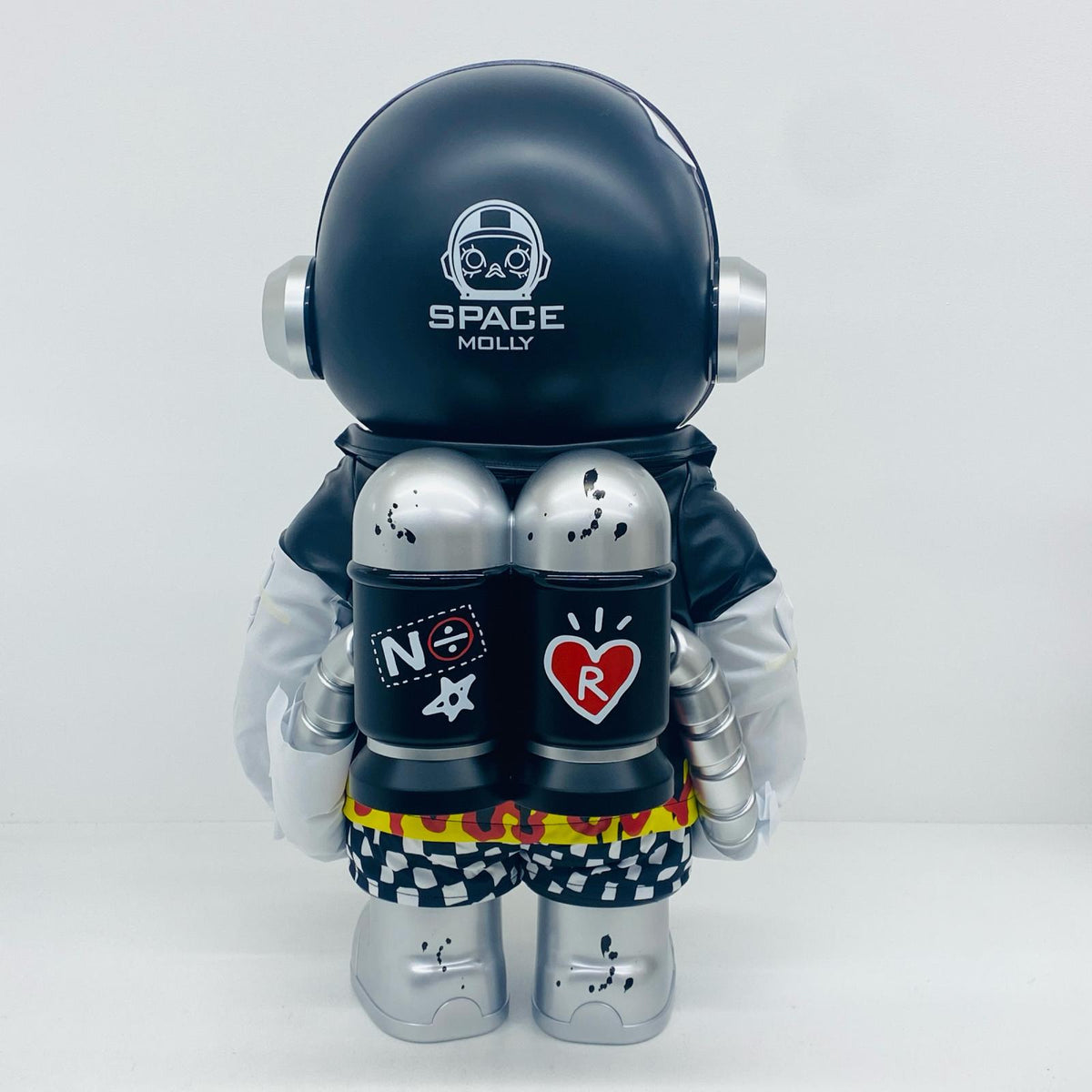 フィギュア MEGA SPACE MOLLY 1000% Trevor Andrew 2.0 POP MART MOLLY 1000% Trevor Andrew 2.0 MEGA SPACE MOLLY【フィギュア】【加古川物流】