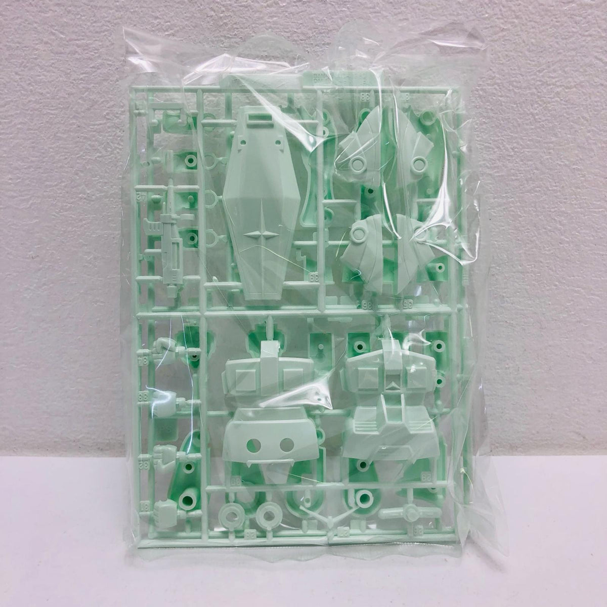 プラモデル 1/144RX-78ガンダム「機動戦士ガンダム」ベストメカコレクションNo.4[5063086] RX-78ガンダム BEST MECHA COLLECTION 5063086【加古川物流】