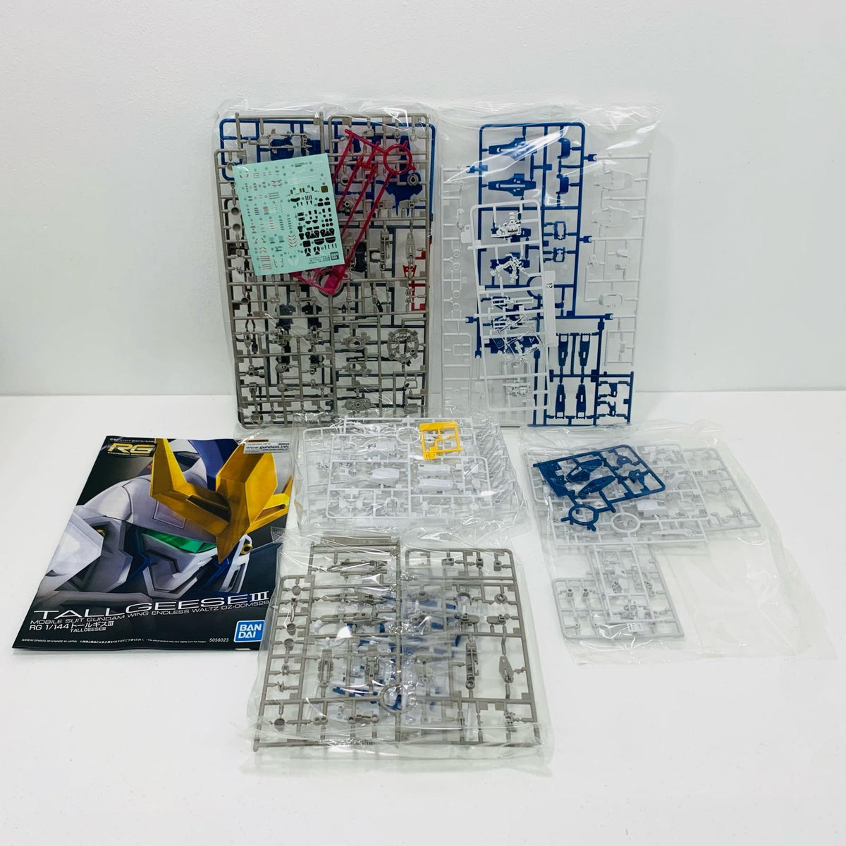 プラモデル 1/144RGOZ-00MS2BトールギスIII「新機動戦記ガンダムWEndlessWaltz」プレミアムバンダイ限定[5058023] OZ-00MS2B トールギス3 RG プレミアムバンダイ限定 5058023【加古川物流】
