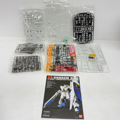 プラモデル 1/144HGUCRX-93νガンダム(ヘビー・ウェポン・システム装備型)「機動戦士ガンダム逆襲のシャア」[0158436] RX-93νガンダム HG 5057397【加古川物流】