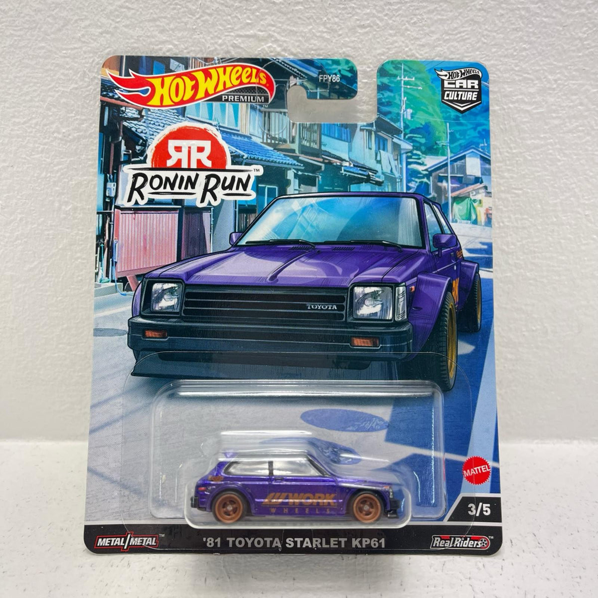 おもちゃ・玩具 1/64’81トヨタスターレットKP61「HotWheelsカーカルチャーローニン・ラン」[HCK11] 81トヨタスターレットKP61 1/64スケール【加古川物流】