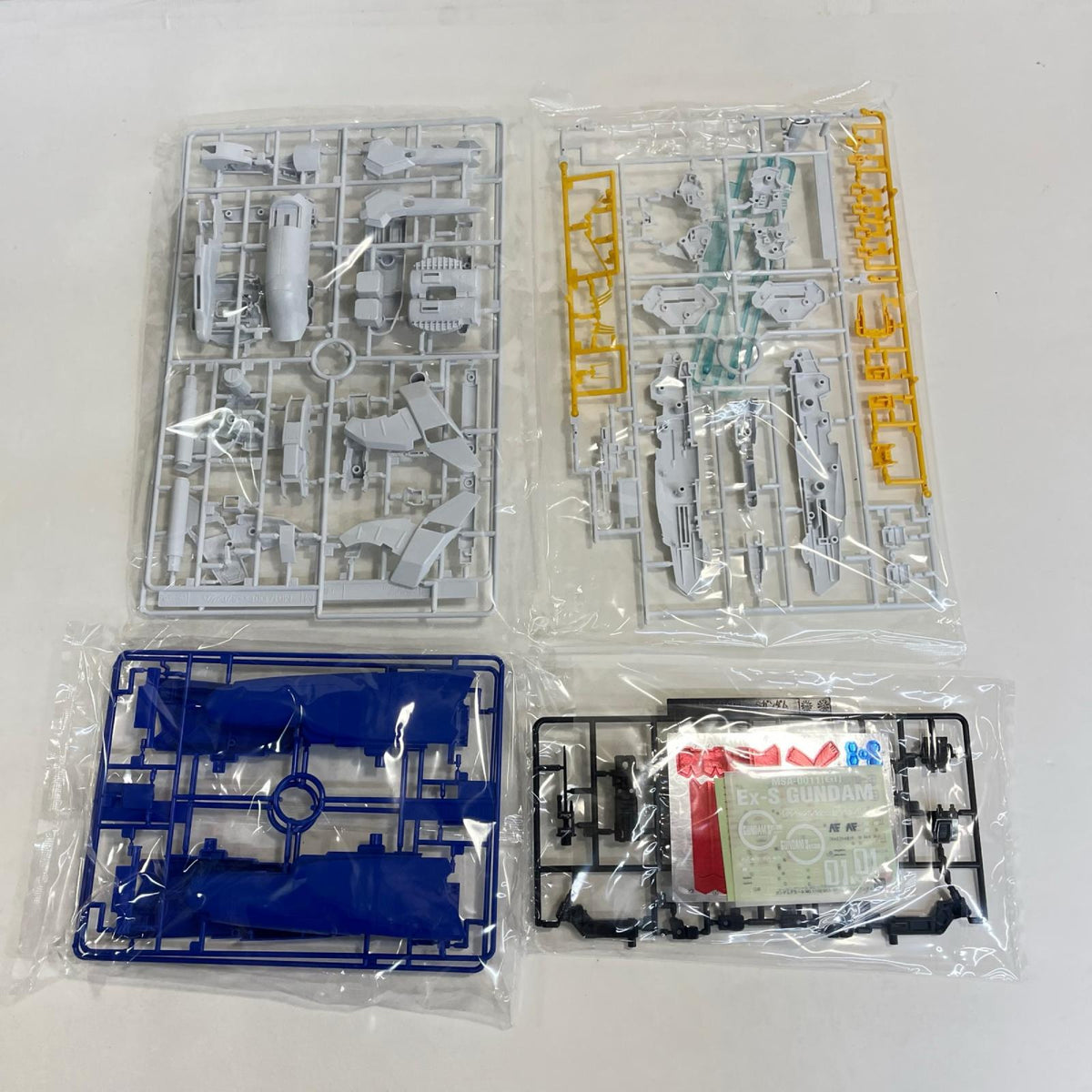 プラモデル 1/100MGMSA-0011(Ext)Ex-Sガンダム(イクスェスガンダム)「ガンダム・センチネル」[0116415] MSA-0011(Ext)Ex-Sガンダム MG 116415【加古川物流】