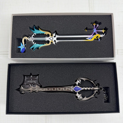 その他ホビー ディズニーアンバサダーホテル キングダムハーツ 20周年 スペシャルルーム宿泊者限定キーブレード 2点セット【713-7292】【瀬戸大橋店】