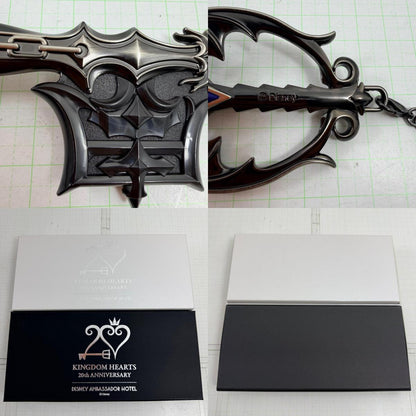 その他ホビー ディズニーアンバサダーホテル キングダムハーツ 20周年 スペシャルルーム宿泊者限定キーブレード 2点セット【713-7361】【瀬戸大橋店】
