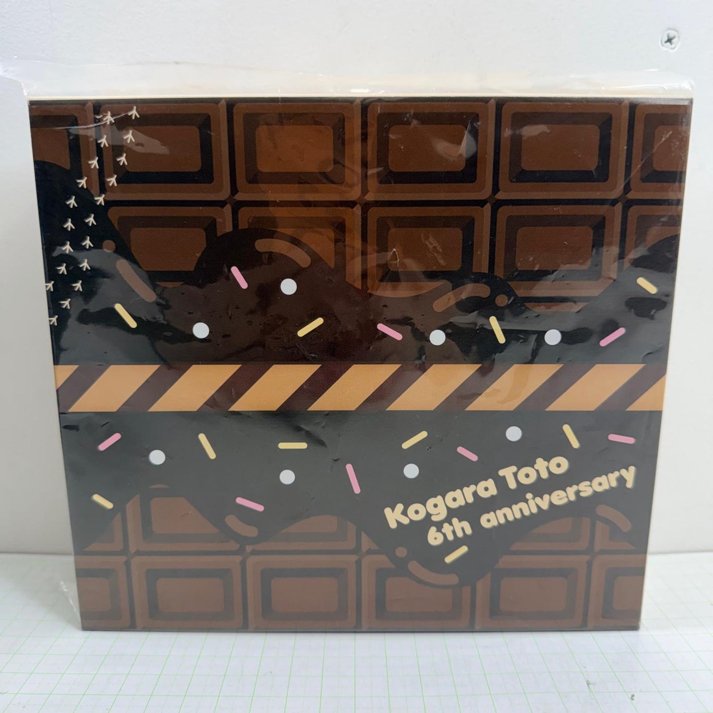 その他ホビー ぶいすぽっ！ 小雀とと 6周年記念2025 お菓子の家風収納BOX【721-7111】【瀬戸大橋店】