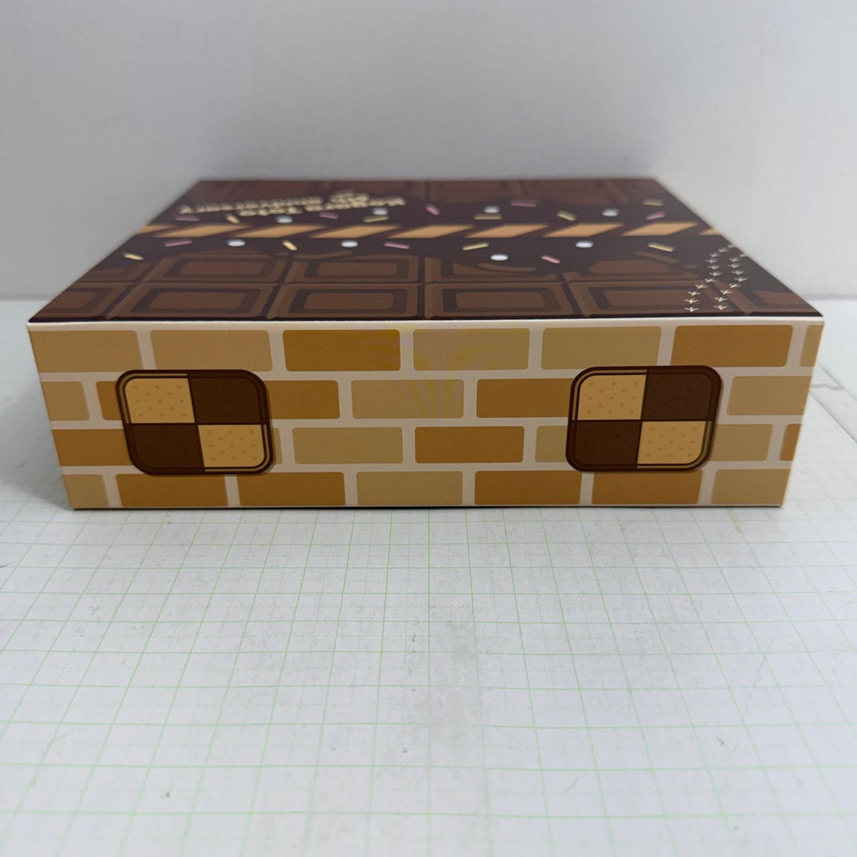 その他ホビー ぶいすぽっ！ 小雀とと 6周年記念2025 お菓子の家風収納BOX【721-7111】【瀬戸大橋店】