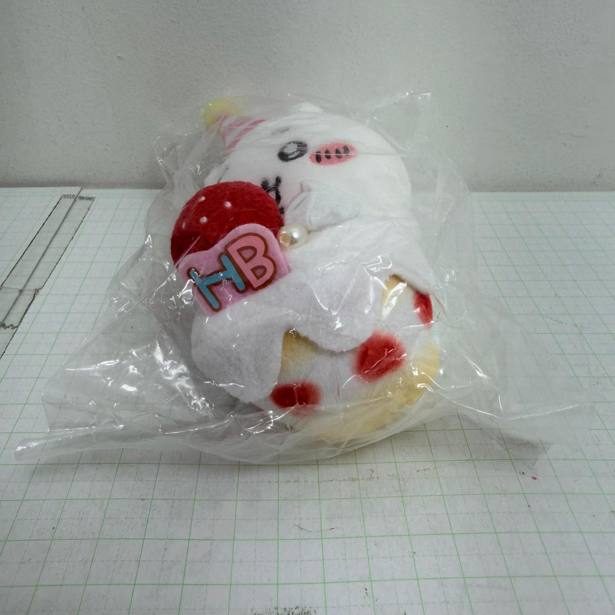 ぬいぐるみ 未開封 ちいかわ デスクトップから見守るスペシャルマスコット バースデーちいかわ【722-7450】【瀬戸大橋店】