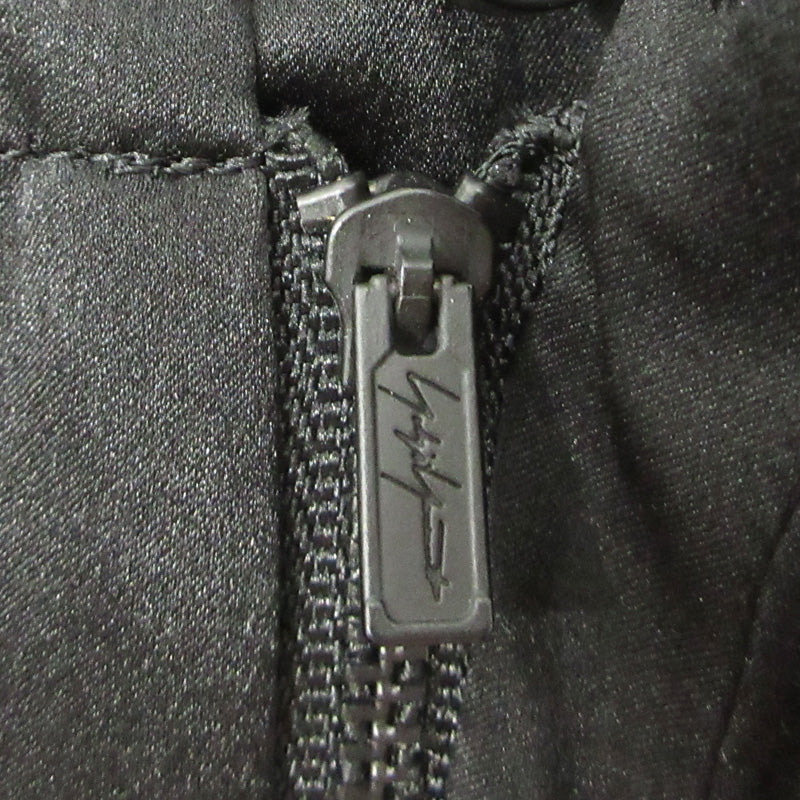 Yohji Yamamoto POUR HOMME | ヨウジヤマモトプールオム 水濡れ注意 刺繍ワッペンシルクパンツ パンツ HD-P50-400 ブラック サイズ：2【三重本店】