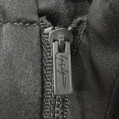 Yohji Yamamoto POUR HOMME | ヨウジヤマモトプールオム 水濡れ注意 刺繍ワッペンシルクパンツ パンツ HD-P50-400 ブラック サイズ：2【三重本店】