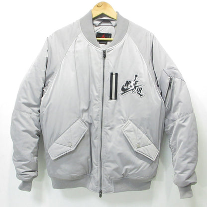 JORDAN | ジョーダン MA-1 ロゴワッペンフライトジャケット 裏ボア中綿ジャケット ミリタリージャケット AV2598-059 グレー サイズ：M【三重本店】