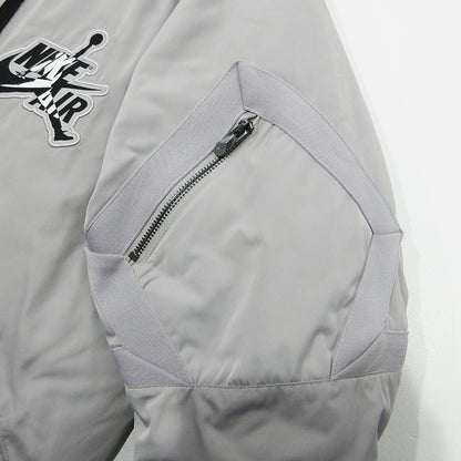 JORDAN | ジョーダン MA-1 ロゴワッペンフライトジャケット 裏ボア中綿ジャケット ミリタリージャケット AV2598-059 グレー サイズ：M【三重本店】