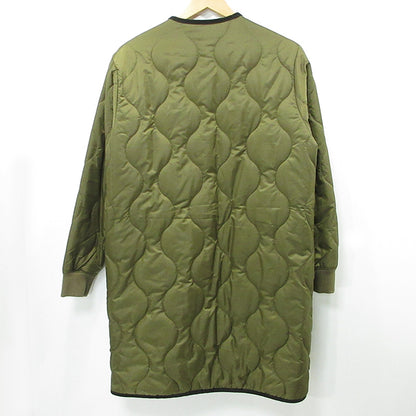 UNIVERSAL OVERALL | ユニバーサルオーバーオール QUILT COAT キルトコート ロゴワッペンキルティングジャケット 中綿ノーカラーコート 中綿ジャケット U2133511 カーキグリーン サイズ：M【三重本店】