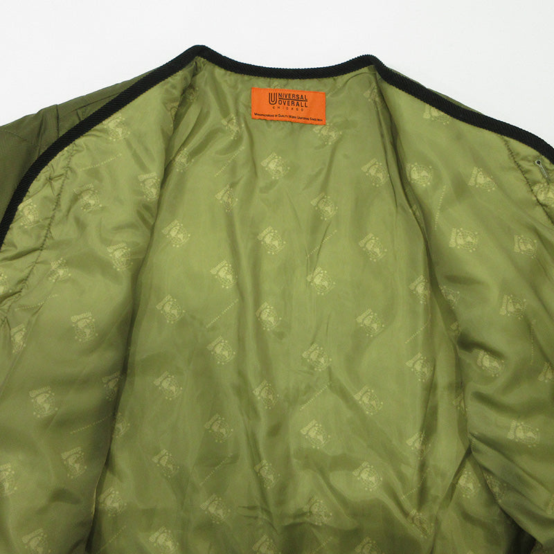 UNIVERSAL OVERALL | ユニバーサルオーバーオール QUILT COAT キルトコート ロゴワッペンキルティングジャケット 中綿ノーカラーコート 中綿ジャケット U2133511 カーキグリーン サイズ：M【三重本店】