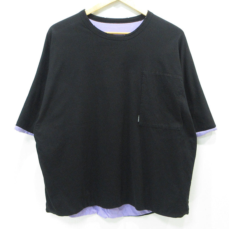 TIGHTBOOTH PRODUCTION | タイトブースプロダクション USED加工リバーシブル半袖Tシャツ ロゴプリント×胸ポケット ダメージ加工 半袖Ｔシャツ ブラック×パープル サイズ：M【三重本店】