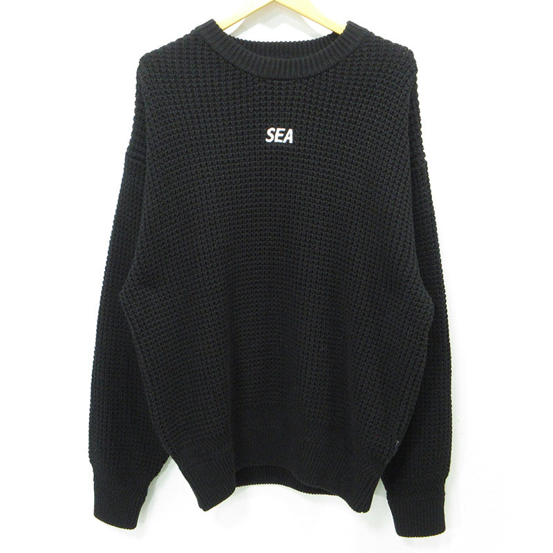 WIND AND SEA | ウィンダンシーウインダンシー Waffle Crewneck Knit Sweater ワッフルクルーネックニットセーター ロゴ刺繍長袖ニット ロゴメタルプレート セーター WDS-O-CLCS-25-Q3-KN-04 ブラック サイズ：L【三重本店】