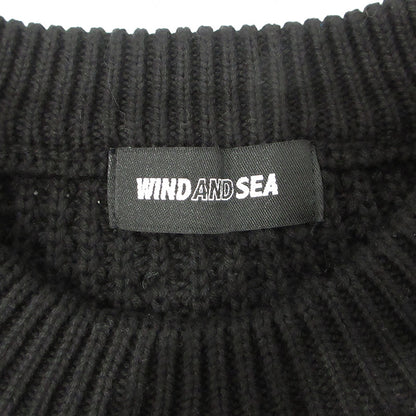 WIND AND SEA | ウィンダンシーウインダンシー Waffle Crewneck Knit Sweater ワッフルクルーネックニットセーター ロゴ刺繍長袖ニット ロゴメタルプレート セーター WDS-O-CLCS-25-Q3-KN-04 ブラック サイズ：L【三重本店】