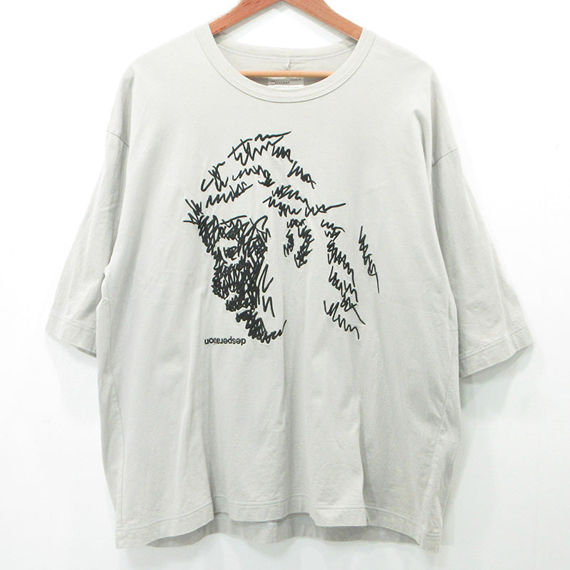 SHAREEF | シャリーフ DESPERATION デスペレイション グラフィック刺繍半袖Tシャツ 半袖Ｔシャツ SH-2053D ライトグレー サイズ：2【三重本店】