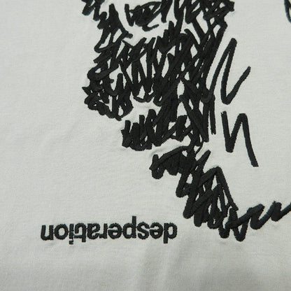 SHAREEF | シャリーフ DESPERATION デスペレイション グラフィック刺繍半袖Tシャツ 半袖Ｔシャツ SH-2053D ライトグレー サイズ：2【三重本店】