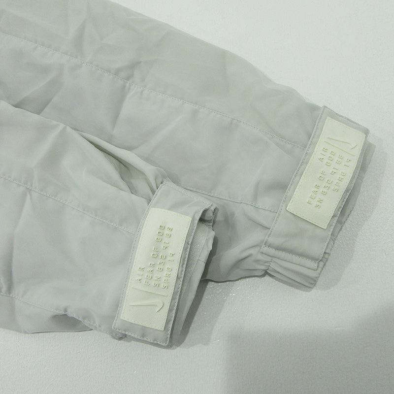 NIKE | ナイキ × FEAR OF GOD フィアオブゴッド ロゴ刺繍トラックジャケット ナイロンジャケット BV4419-043 ライトグレー ホワイト系 サイズ：M【三重本店】