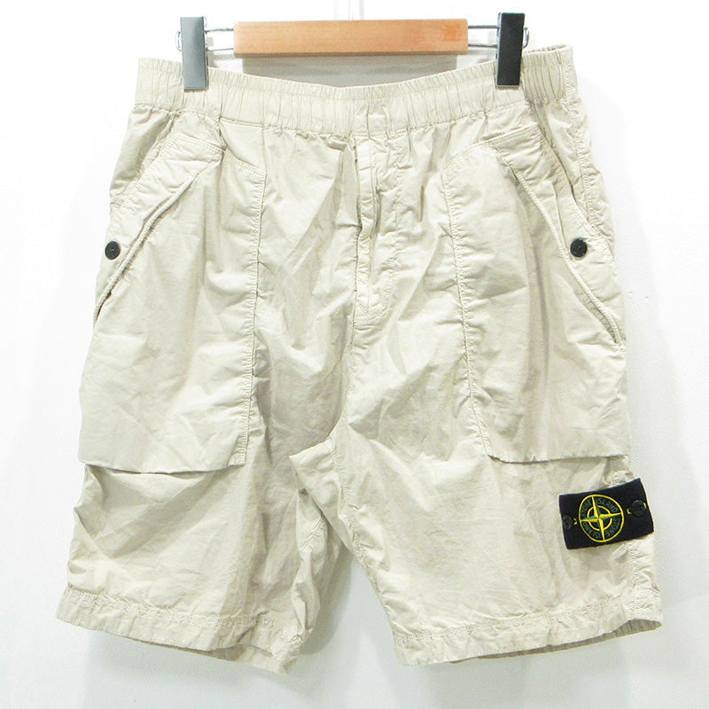 STONE ISLAND | ストーンアイランド ガーメントダイストレッチコットンバミューダコンフォートショートパンツ ロゴワッペン ショートパンツ K1S15L100009 ライトベージュ サイズ：32【三重本店】
