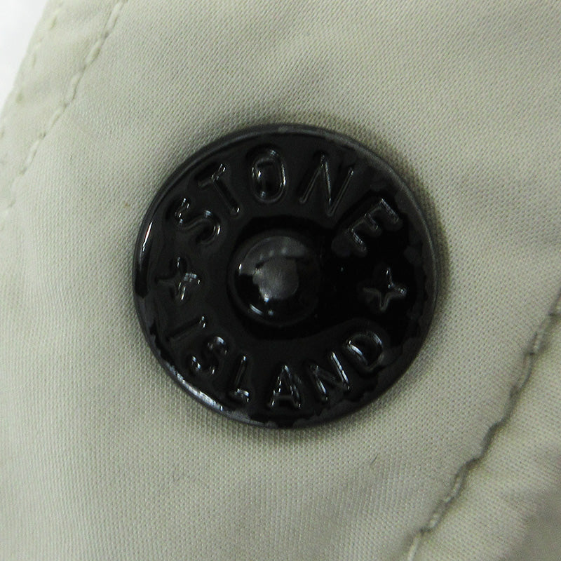 STONE ISLAND | ストーンアイランド ガーメントダイストレッチコットンバミューダコンフォートショートパンツ ロゴワッペン ショートパンツ K1S15L100009 ライトベージュ サイズ：32【三重本店】