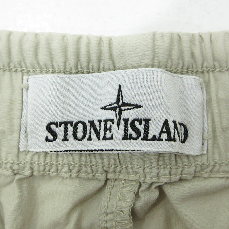STONE ISLAND | ストーンアイランド ガーメントダイストレッチコットンバミューダコンフォートショートパンツ ロゴワッペン ショートパンツ K1S15L100009 ライトベージュ サイズ：32【三重本店】