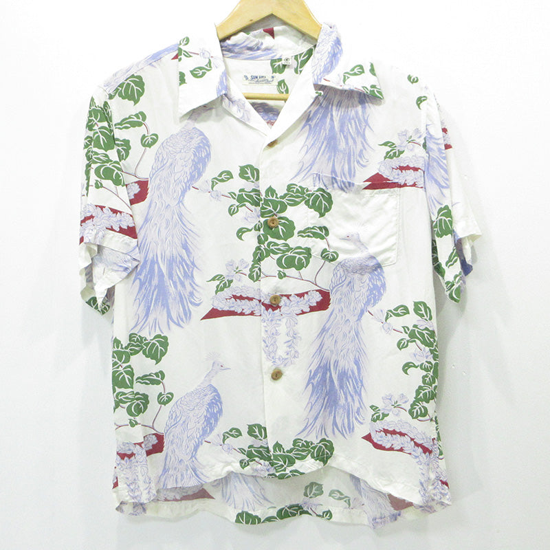 SUN SURF | サンサーフ PIKAKE ピカケ ハワイアンシャツ アロハシャツ 総柄半袖シャツ 孔雀 鳥 東洋エンタープライズ その他トップス SS34452 ホワイト マルチカラー サイズ：S【三重本店】