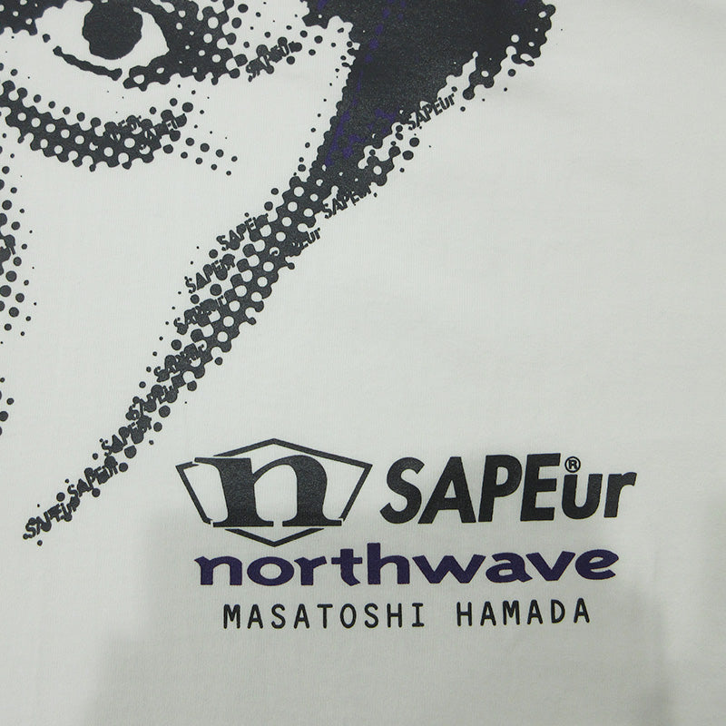 SAPEur | サプール × NORTHWAVE × MASATOSHI HAMADA ノースウェーブ ハマダ半袖Tシャツ 浜田 半袖Ｔシャツ A0026-036 ホワイト×パープル サイズ：M【三重本店】
