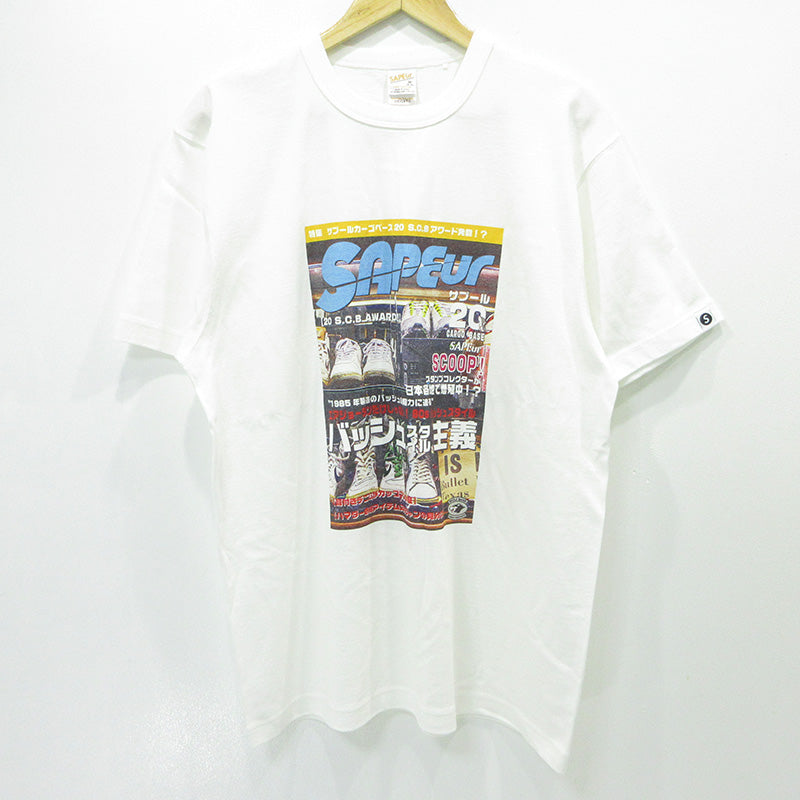 SAPEur | サプール カーゴベース スタンプ20個達成 23年 フォトプリント半袖Ｔシャツ 半袖Ｔシャツ ホワイト サイズ：M【三重本店】