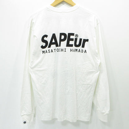 SAPEur | サプール × 浜田雅功 HAMADA MUSIC CAMP ミュージックチャンプ ハマダ長袖Tシャツ ロゴプリント 長袖Ｔシャツ ホワイト サイズ：L【三重本店】