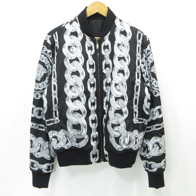 VERSACE | ヴェルサーチ MEDUSA CHAINS REVERSIBLE BOMBER JACKET メドゥーサチェーンリバーシブルボンバージャケット リバーシブル総柄中綿ジャケット ミリタリージャケット 1018824 ブラック×グレー サイズ：46【三重本店】