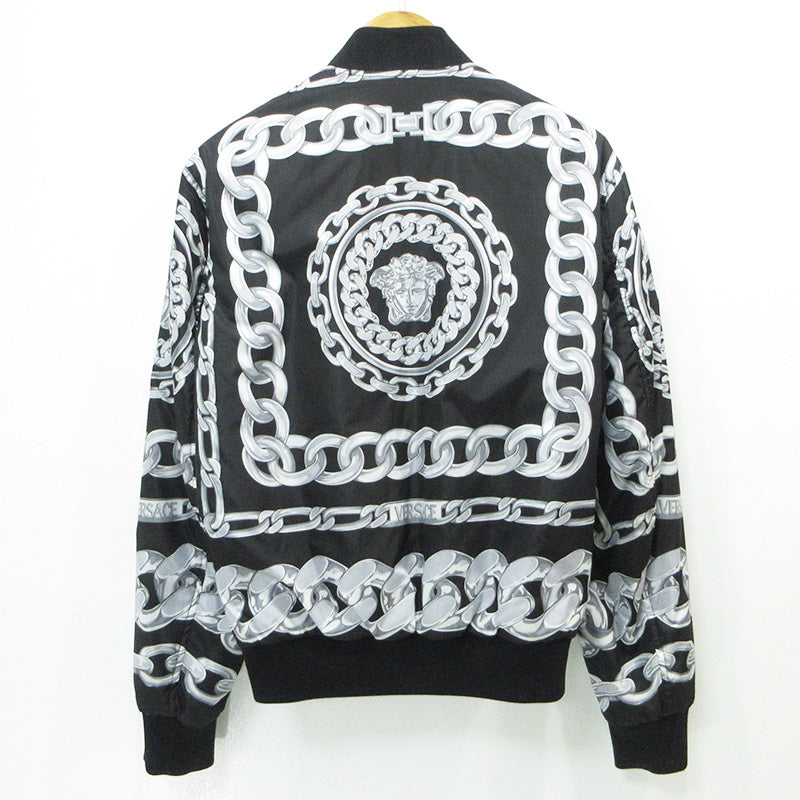 VERSACE | ヴェルサーチ MEDUSA CHAINS REVERSIBLE BOMBER JACKET メドゥーサチェーンリバーシブルボンバージャケット リバーシブル総柄中綿ジャケット ミリタリージャケット 1018824 ブラック×グレー サイズ：46【三重本店】