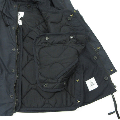 JUNYA WATANABE | ジュンヤワタナベ × C.P. Company シーピーカンパニー COMME des GARCONS コムデギャルソン W-NAME VEST ダブルネームベスト 25SS 中綿ベストライナー付きマルチポケットベスト ベスト WO-V901 ブラック サイズ：S【三重本店】