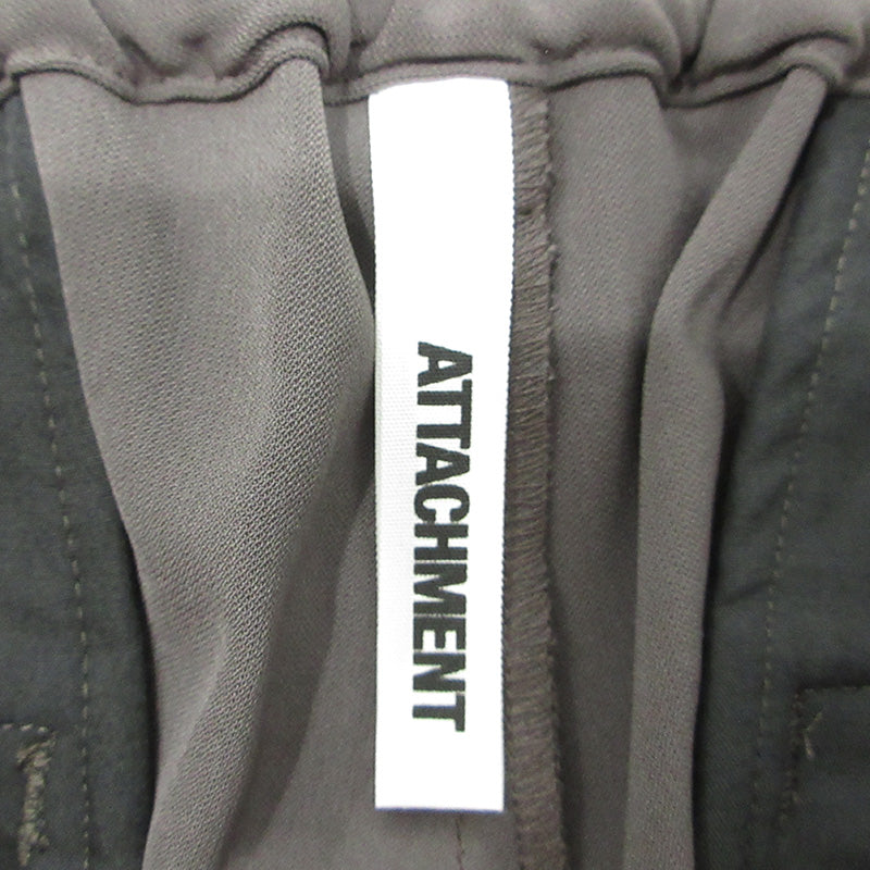 ATTACHMENT | アタッチメント × STUDIOUS ステュディオス REGULAR FIT EASY TROUSERS レギュラーフィットイージートラウザー ストレッチタックパンツ スラックス その他ボトムス AP42-113 グレー サイズ：1【三重本店】