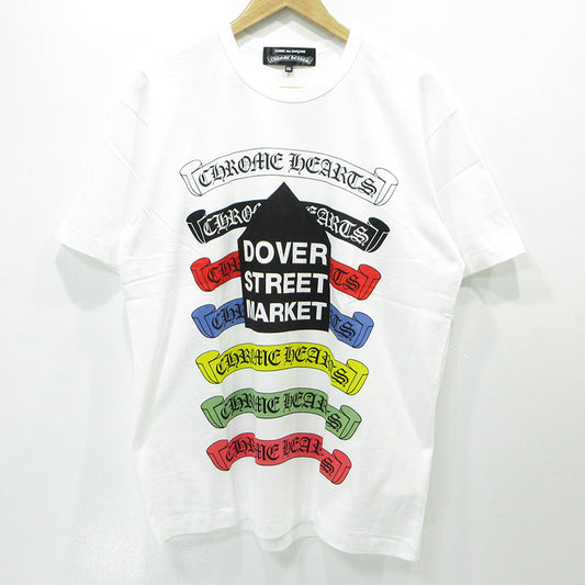 CHROME HEARTS | クロムハーツ × COMME des GARCONS × DOVER STREET MARKET コムデギャルソン ドーバーストリートマーケット ロゴプリント半袖Tシャツ AD2018 トリプルコラボ 半袖Ｔシャツ ZB-T001 ホワイト サイズ：XXL【三重本店】